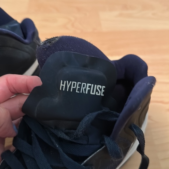 Nike size 8 Hyperfuse shoes - Picture 3 of 5